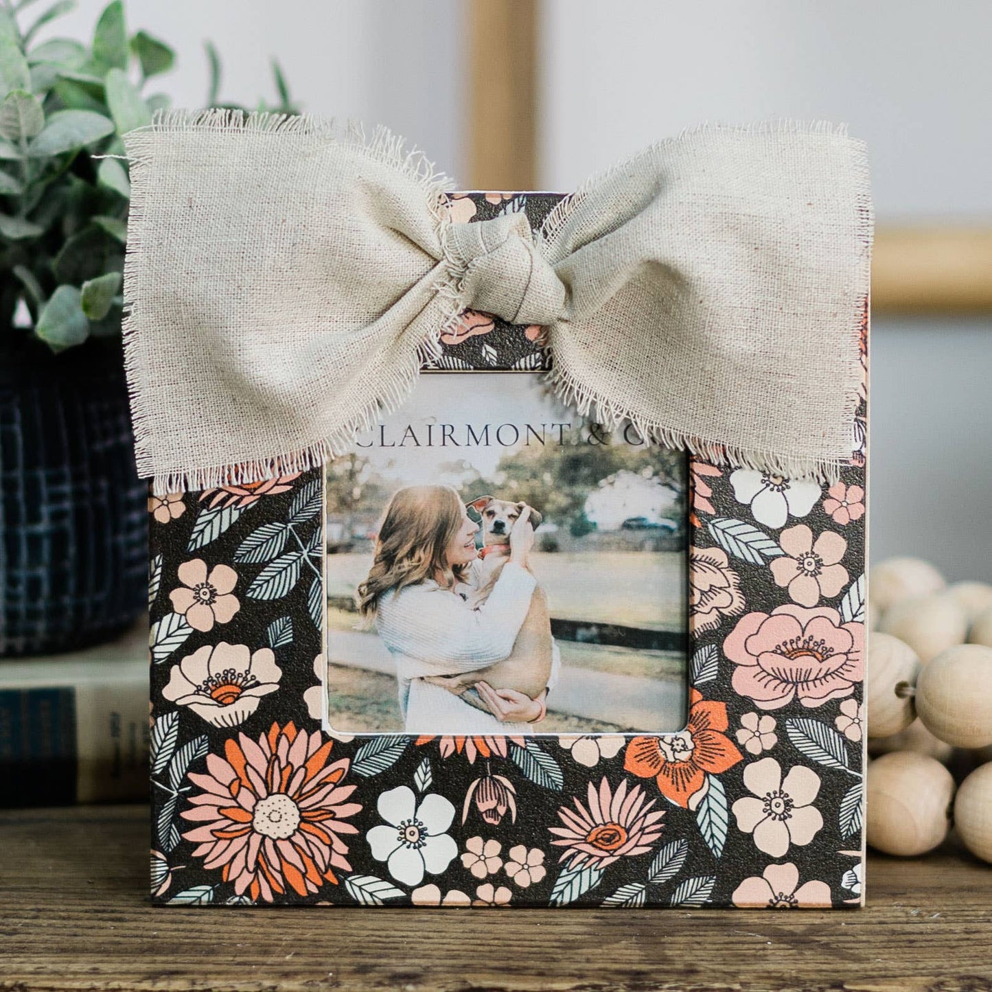 4x4 Square Frame with Bow