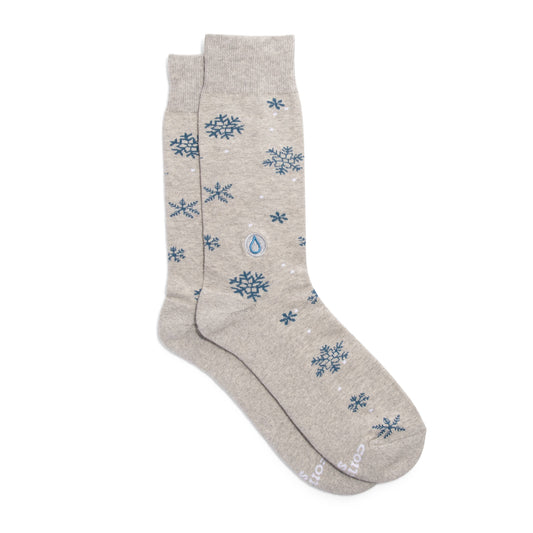 Socks that Give Water (Gray Snowflakes): Medium