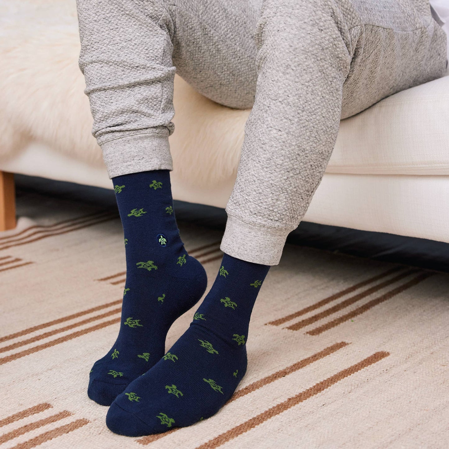 Socks that Protect Turtles (Navy Turtles): Default / Small